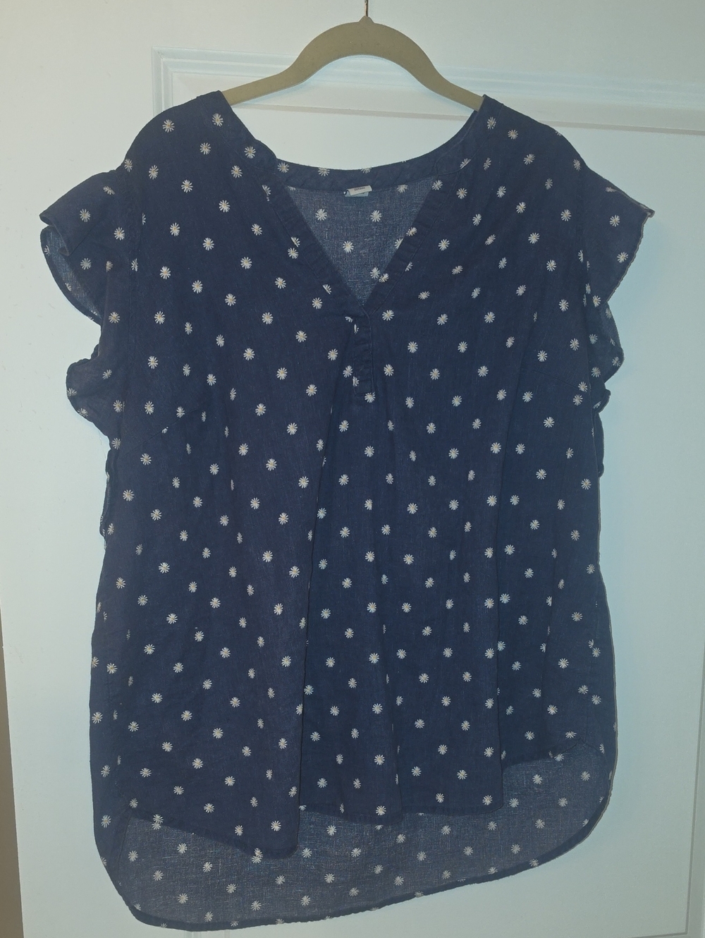 Old Navy Navy Blue Daisy Pattern V-Neck Flutter Sleeve Blouse